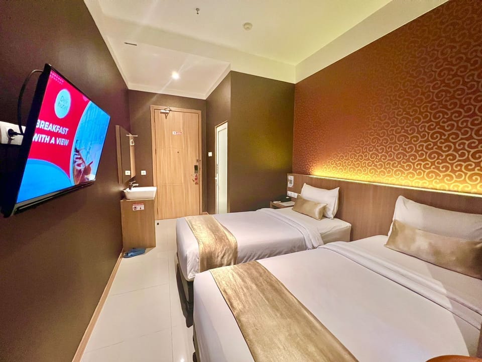 Business Room, 2 Twin Beds | Desk, WiFi (free)
