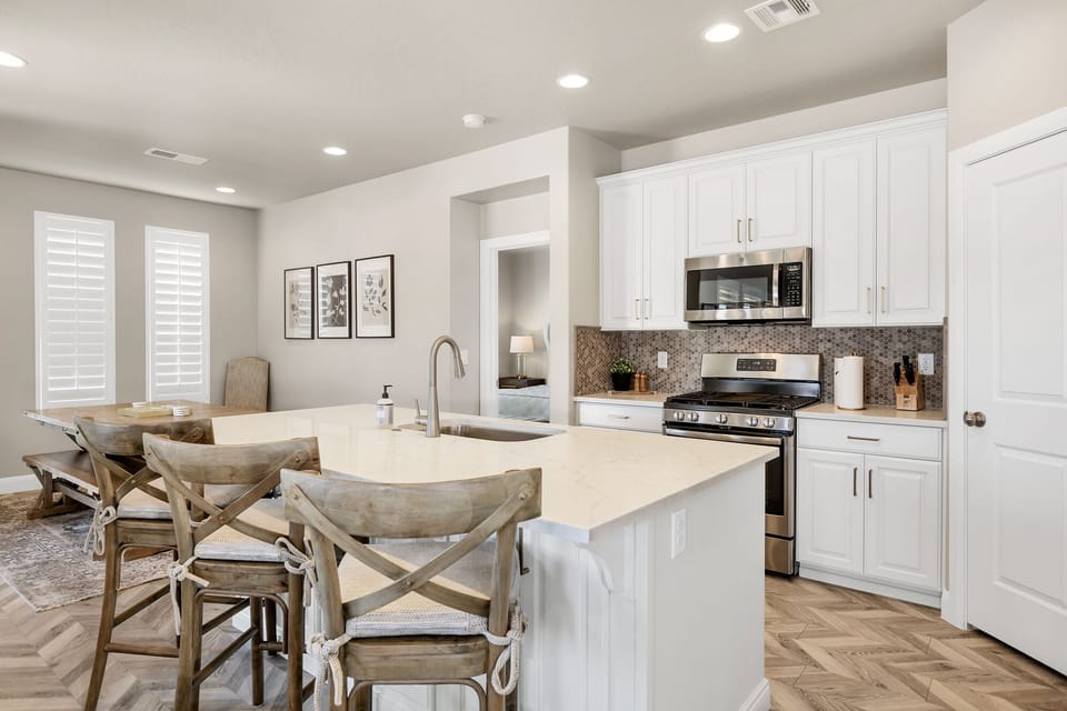 Fully stocked gourmet kitchen featuring all the comforts of home