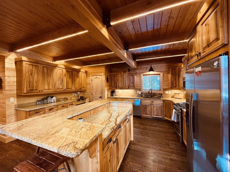Kitchen- Located on Main Level