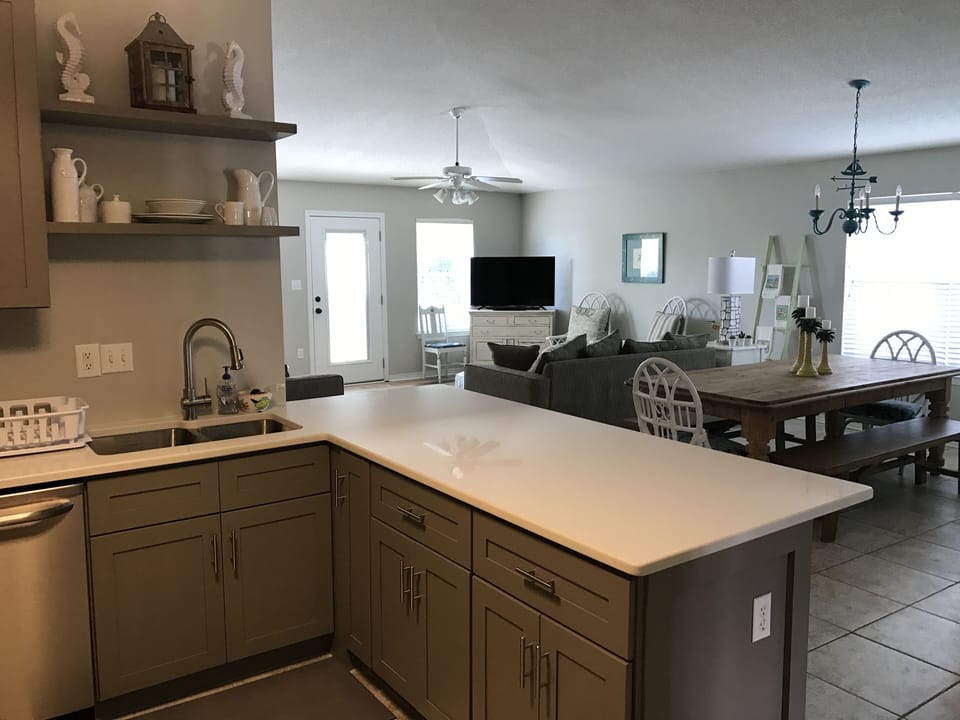 Beautiful Open Concept - Dining Table can seat ALL your guests w/2 leafs.
