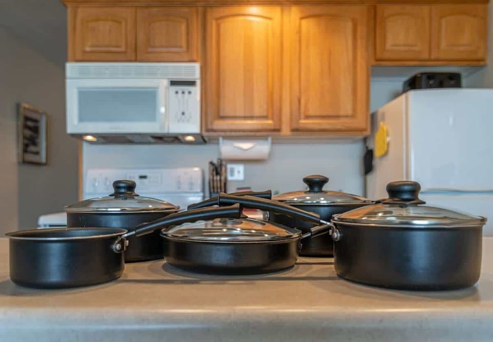 Pots and pans are available 