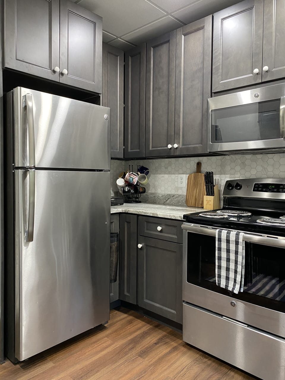 Kitchen with full size refrigerator/freezer