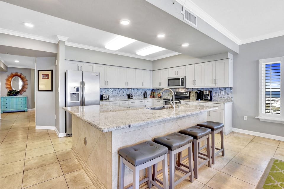 Fuuly Equipped Kitchen With Double Oven