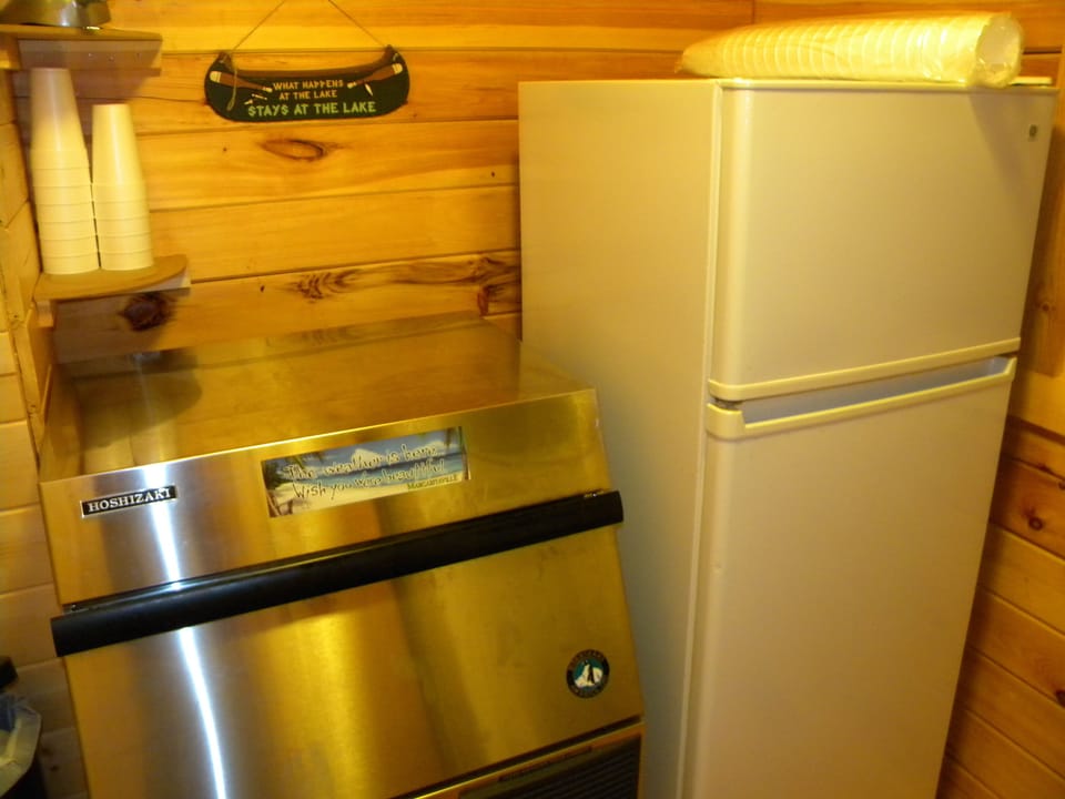 Utility - Ice Machine and extra Refrigerator