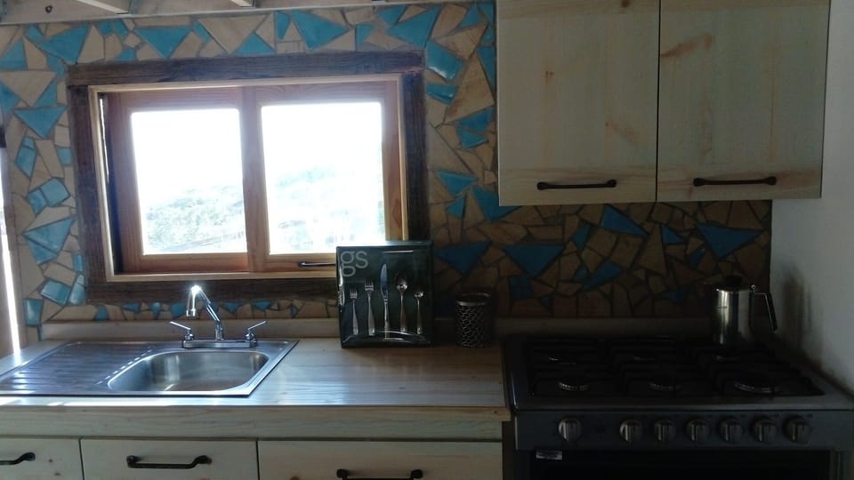 A closer look at the kitchen (not pictured: the great view outside that window!)