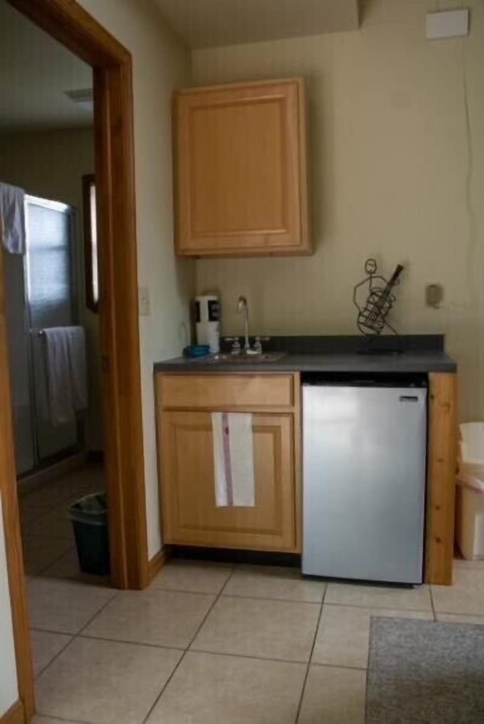 Master bedroom mini fridge and bar sink