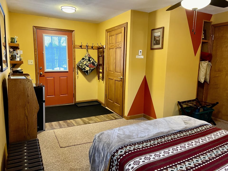 Private entrance and bathroom.