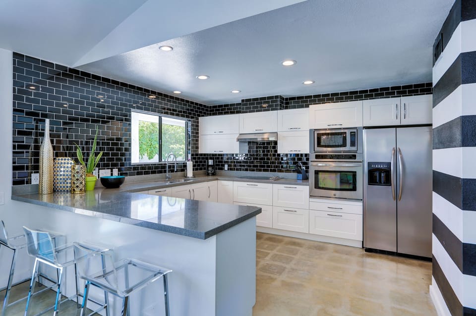 Large Gourmet Kitchen.