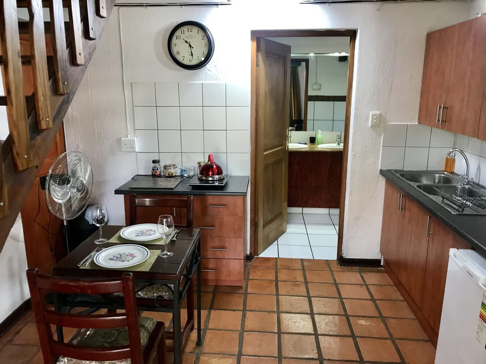 Smaller Chalet  | Private kitchenette | Fridge, microwave, stovetop, coffee/tea maker