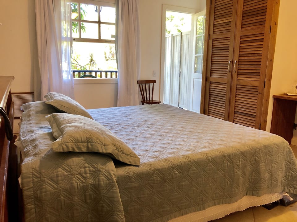 Quarto quadruplo luxo, Acessível, Vista para o jardim | 5 bedrooms, minibar, desk, blackout drapes
