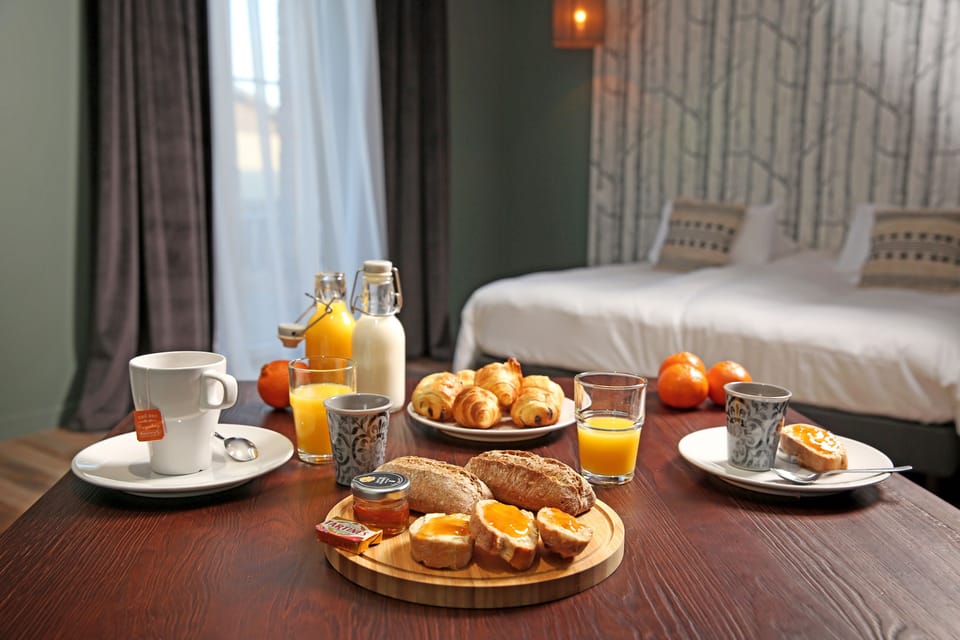 Daily continental breakfast for a fee