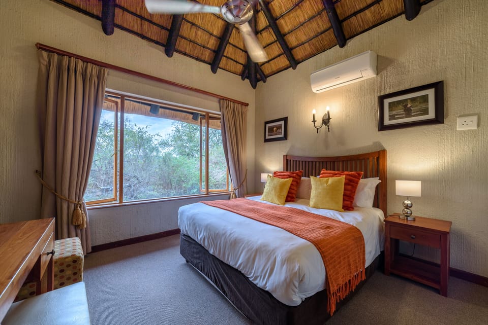 Room, Multiple Beds, Non Smoking | 3 bedrooms, desk, WiFi (free), bed sheets