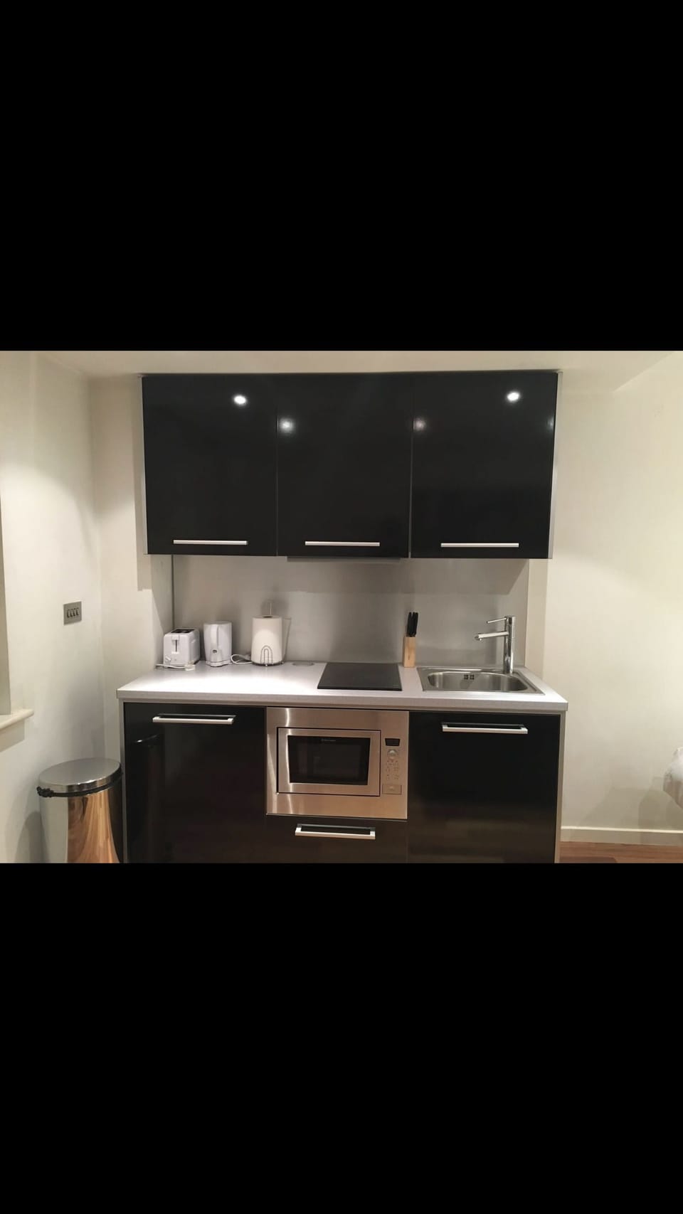 Standard Apartment | Private kitchen | Microwave, oven, stovetop, electric kettle