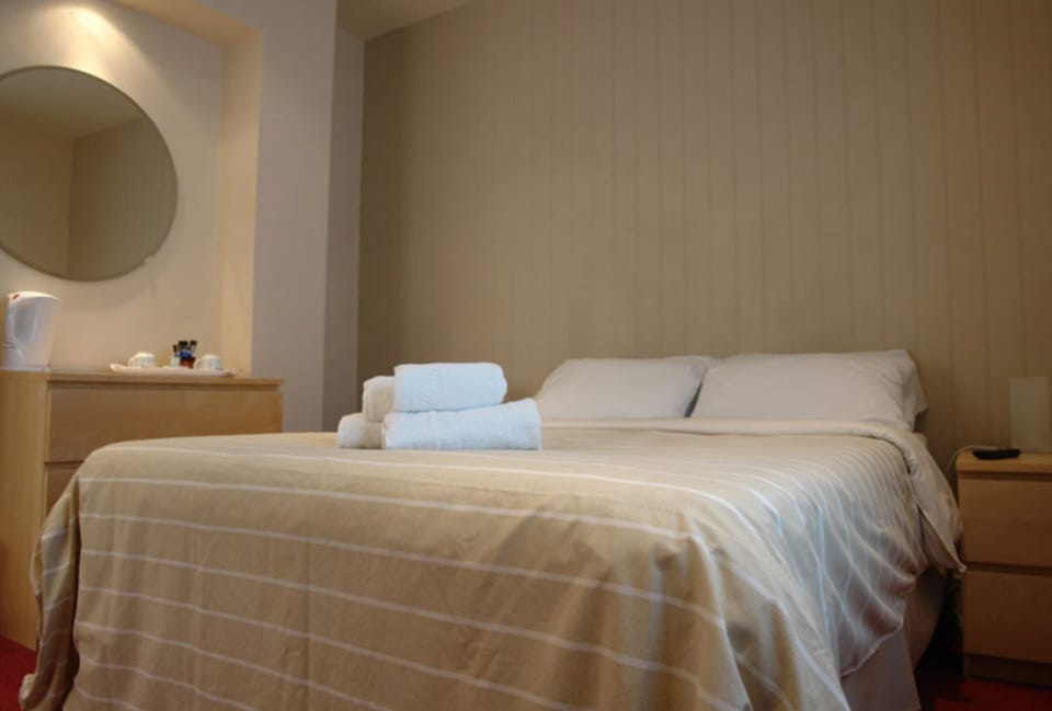 Iron/ironing board, free WiFi, bed sheets, wheelchair access