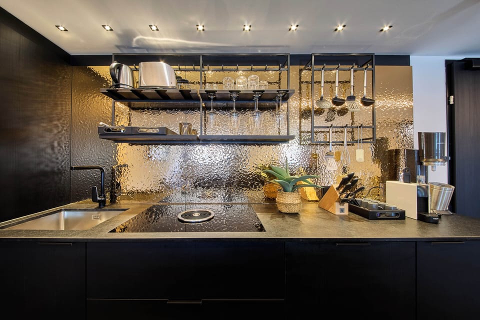Apartment, 3 Bedrooms (Appartement Top 1) | Private kitchen | Microwave, stovetop, coffee/tea maker, electric kettle