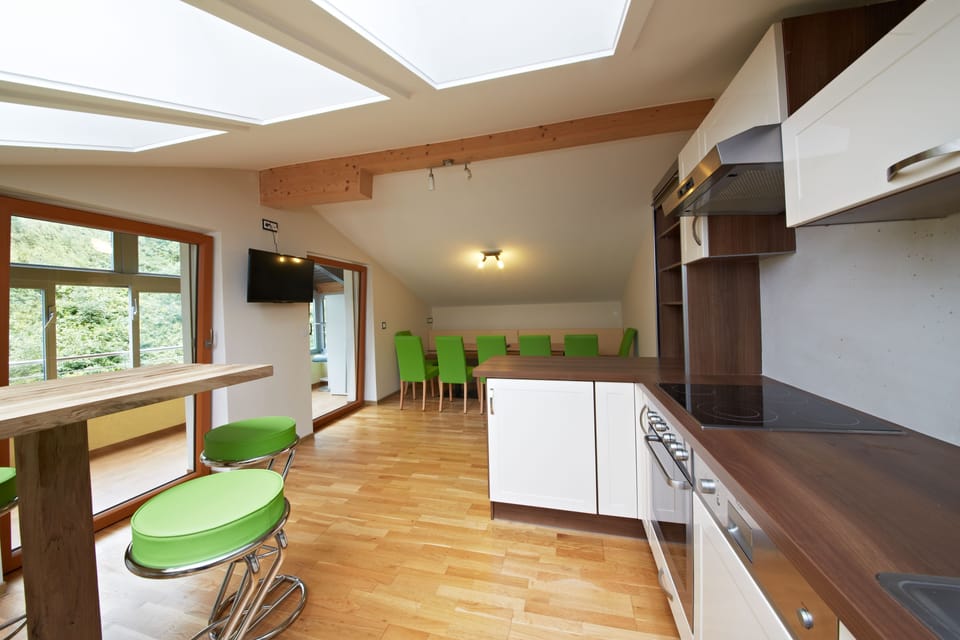 House, 5 Bedrooms (Holiday Lodge) | Private kitchen | Full-size fridge, microwave, oven, stovetop