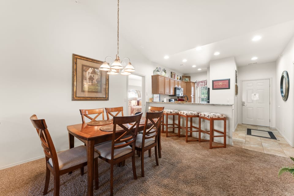 Condo, 3 Bedrooms | Dining
