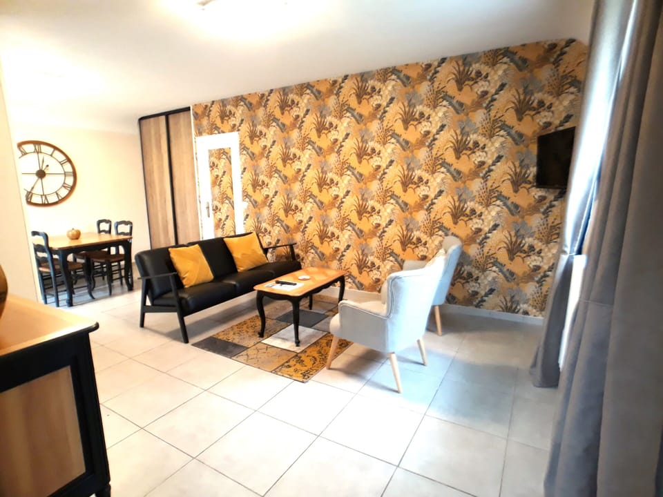 Suite | Living area