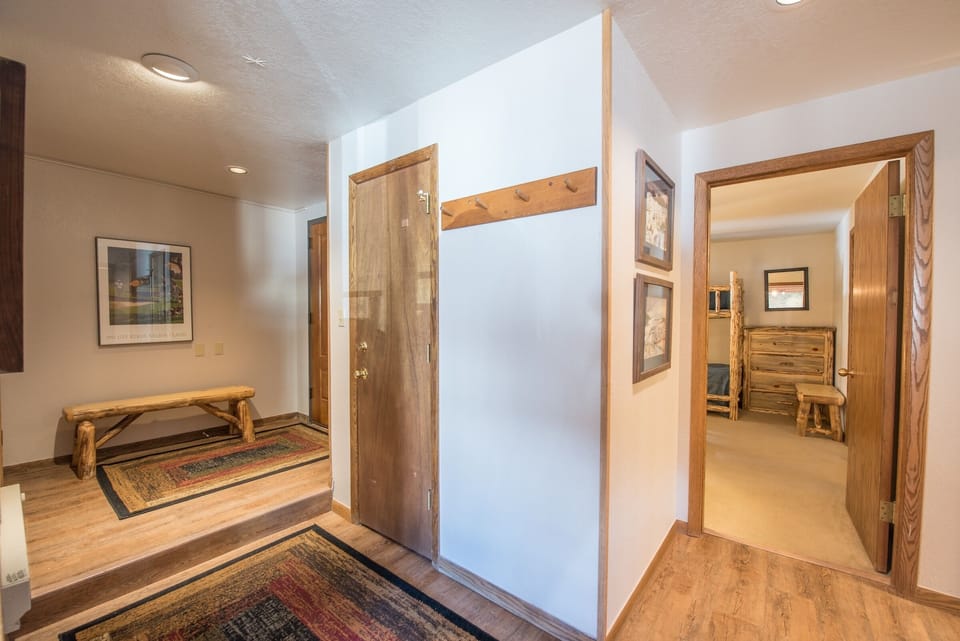 Condo, 3 Bedrooms | Interior