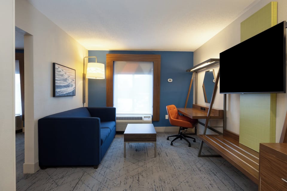 In-room safe, desk, laptop workspace, blackout drapes