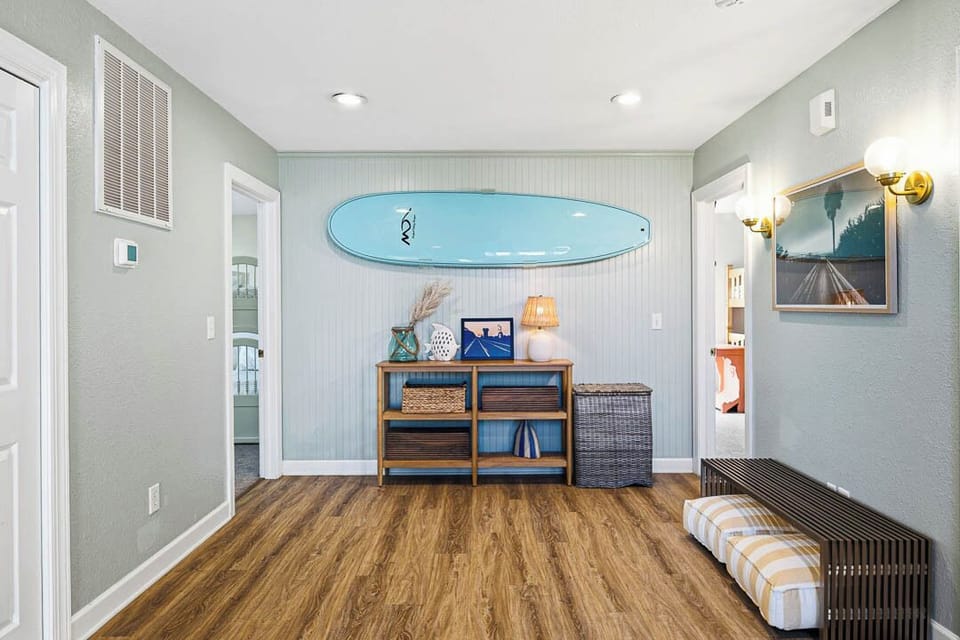 Mid-Level Hallway