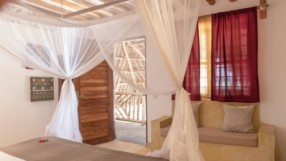 Family Suite, 2 Bedrooms, Ocean View | In-room safe, bed sheets