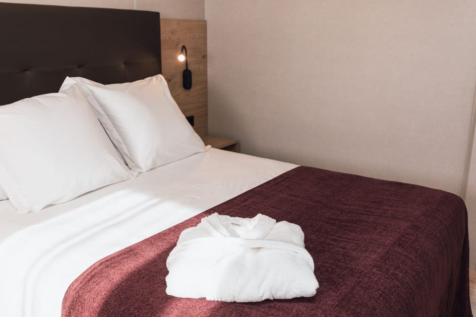 Villa (Suite) | Laptop workspace, blackout drapes, soundproofing, free WiFi
