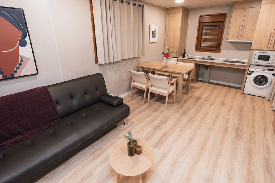 Villa, Accessible | Laptop workspace, blackout drapes, soundproofing, WiFi (free)