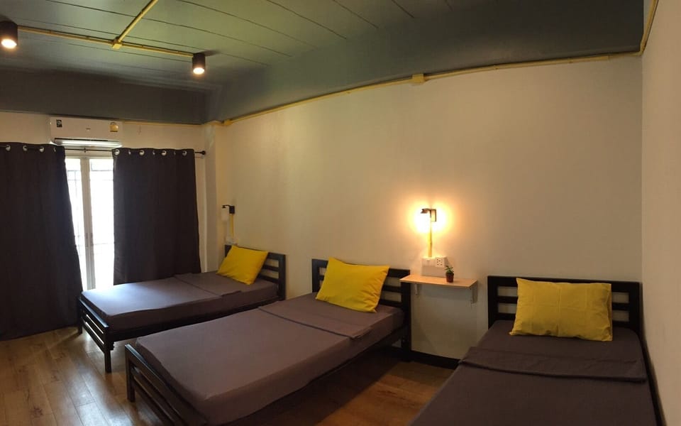 Basic Triple Room | WiFi (free), bed sheets
