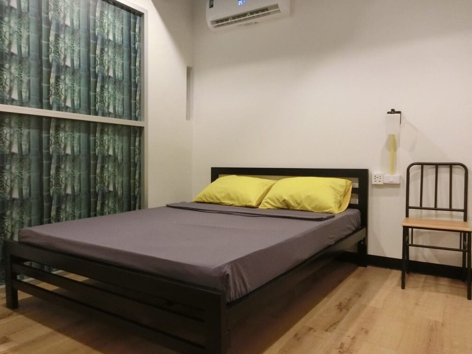 Basic Double Room | WiFi (free), bed sheets