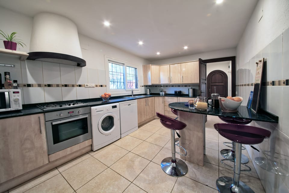 Kitchen 1