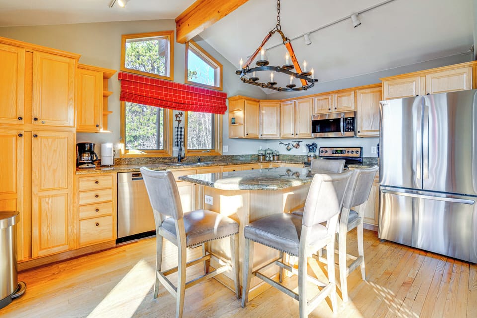 Kitchen | Cooking Basics | Dishware/Flatware | 2nd Floor