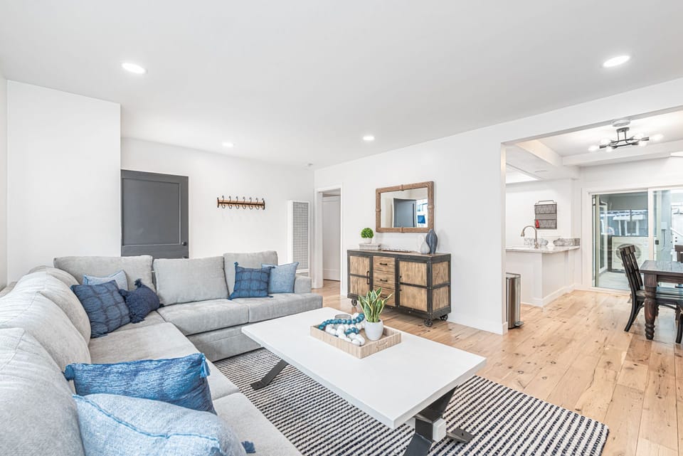 The open floor plan allows for easy group hangouts after a day at the beach.
                