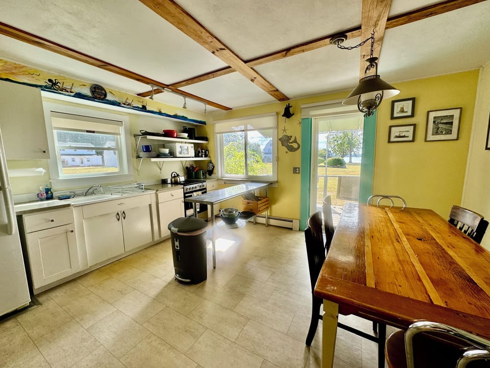 Kitchen with High Noon light = southern exposure