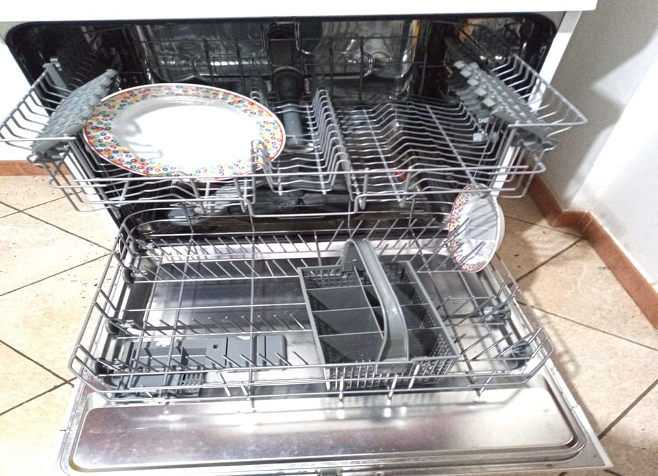 DISHWASHER  ELECTROLUX, 14 PLACE SETS