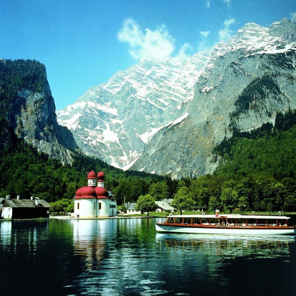 large non-smoking apartment for 2-4 people, unobstructed mountain views Apartment in Berchtesgadener Land