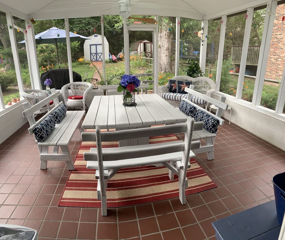 Screened in porch