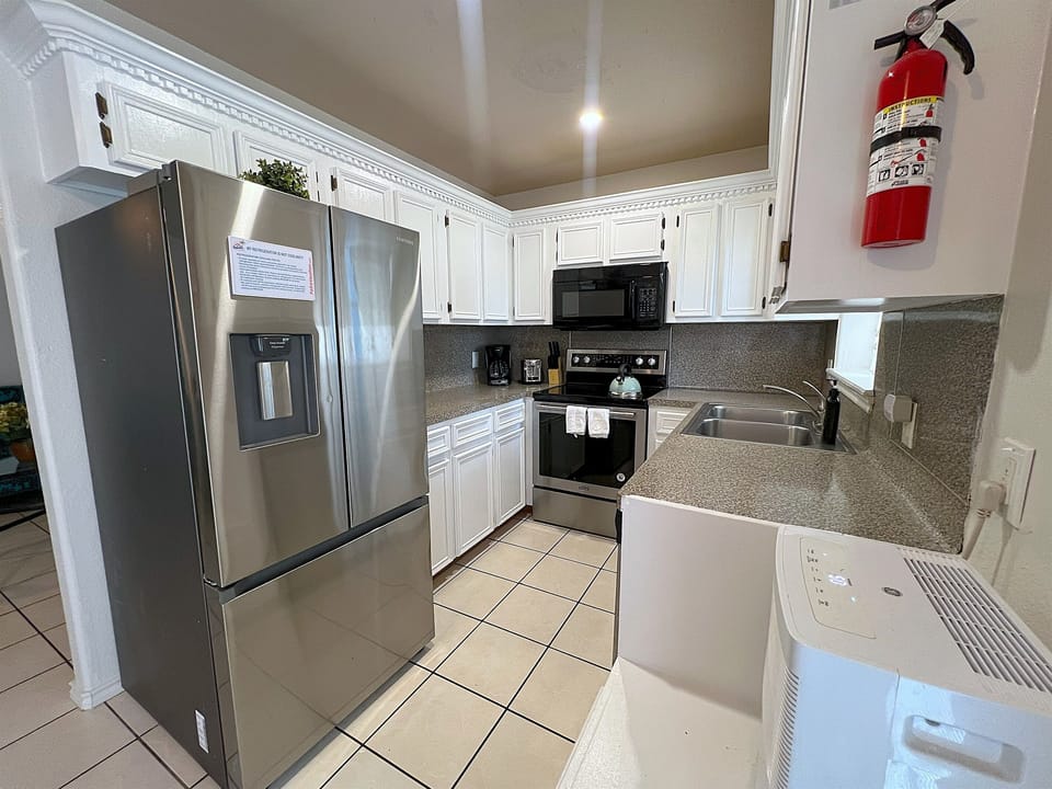 Fully Functional Kitchen