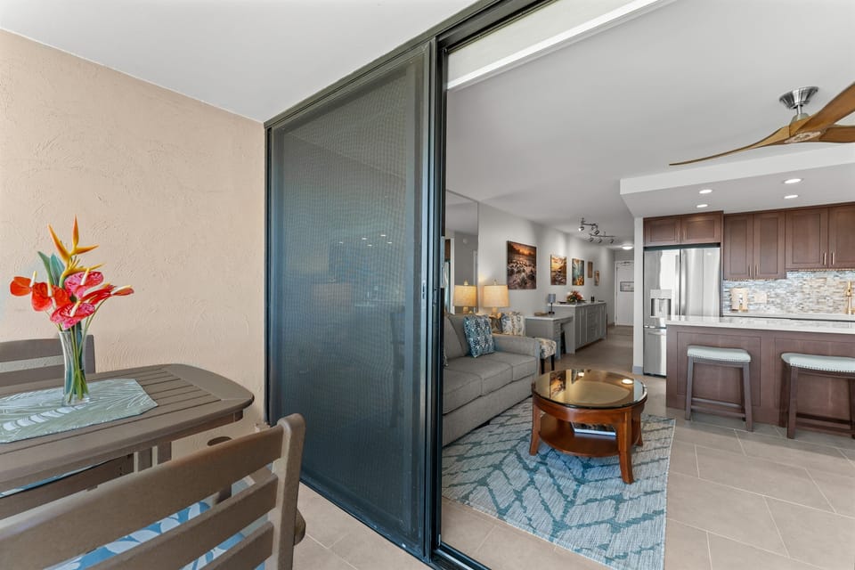 Looking into unit from your lanai.