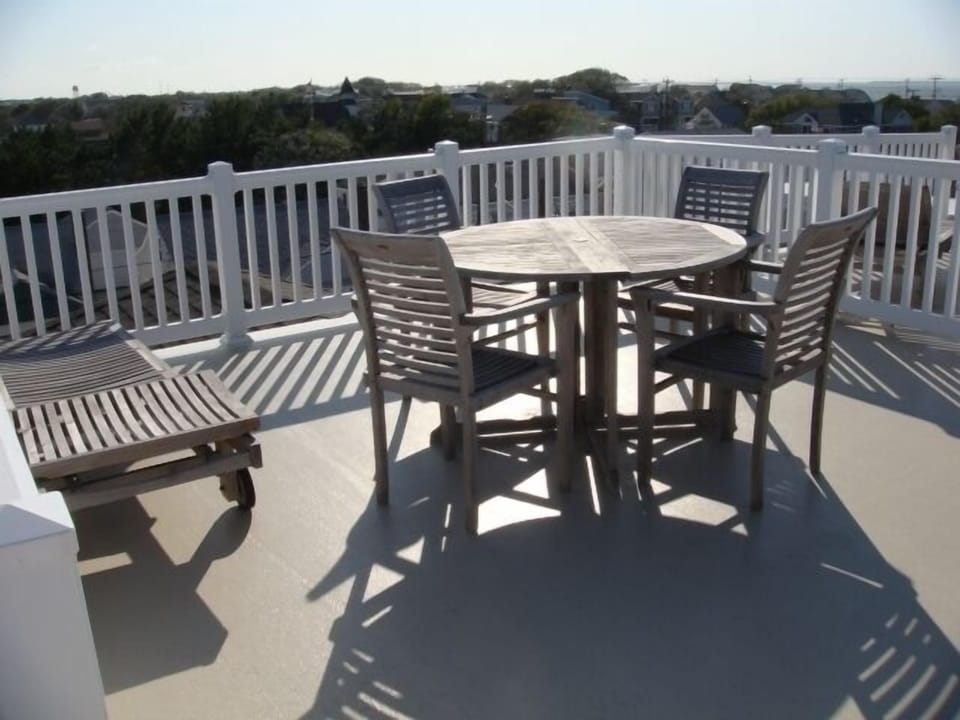 ROOF TOP DECK