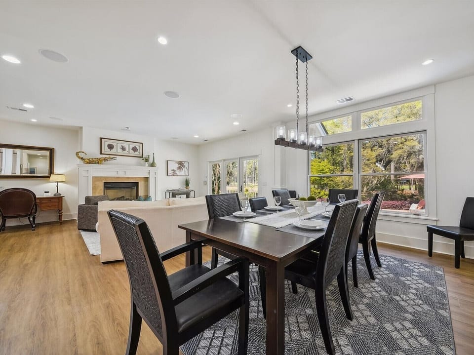 Dining Table with Seating for Eight at 68 Heritage Road