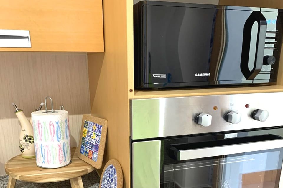 Combi-Microwave and fan oven in the kitchen