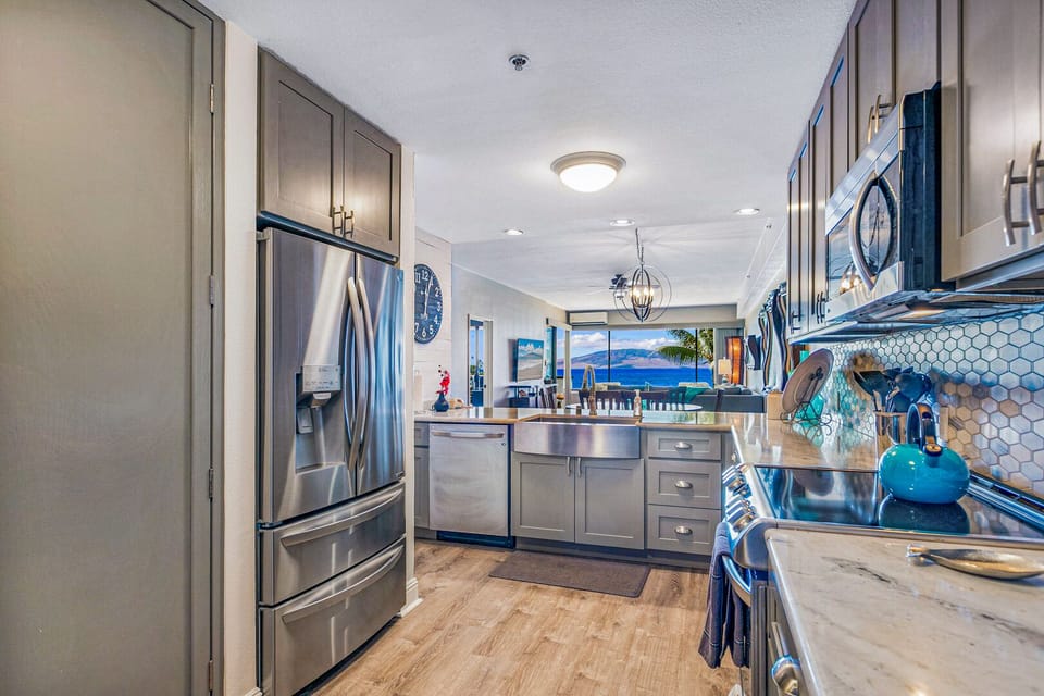 Large, Open Kitchen