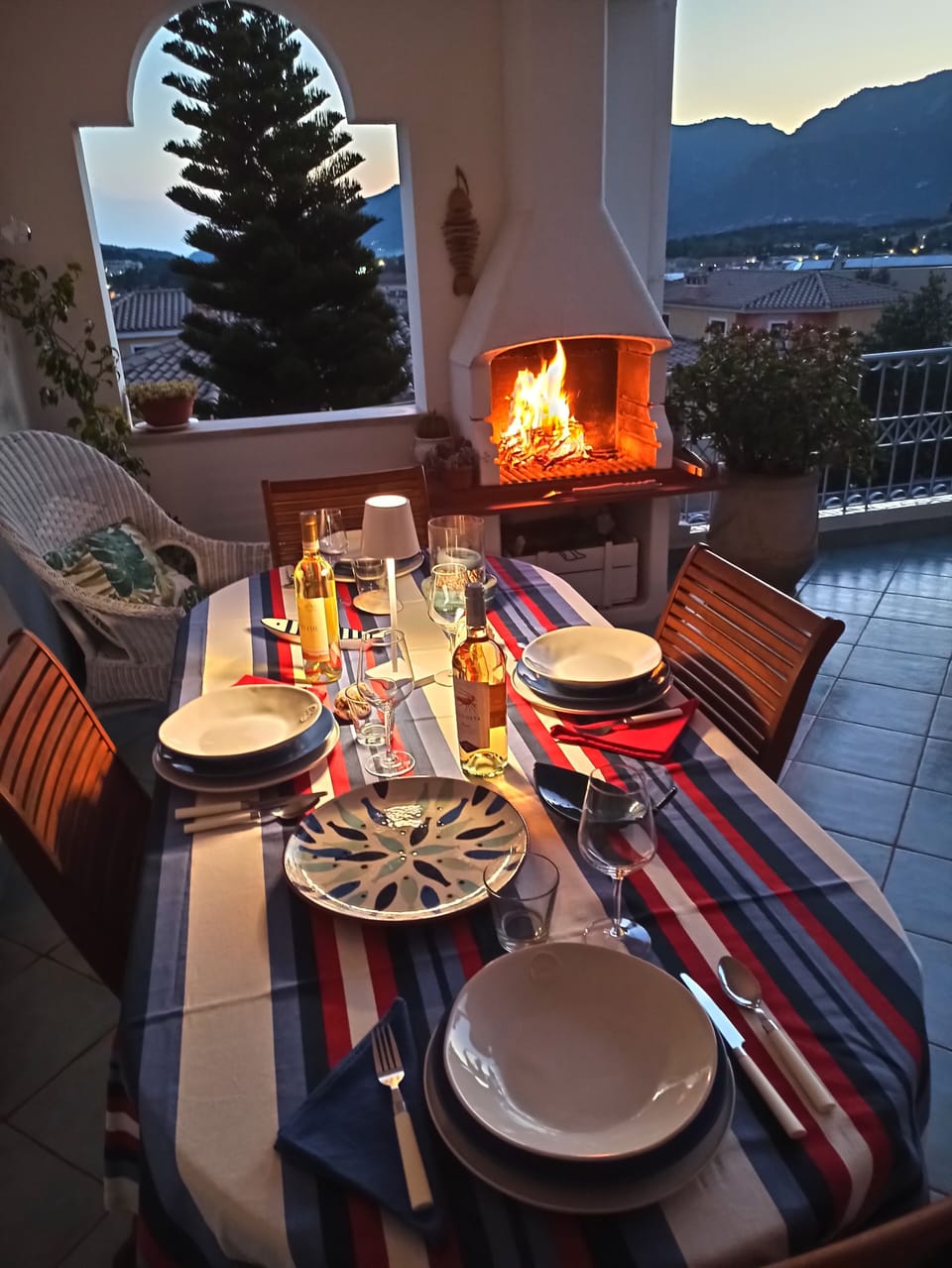 Outdoor dining