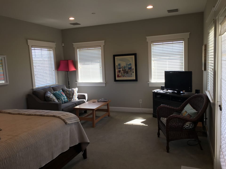 Bedroom/living area 
