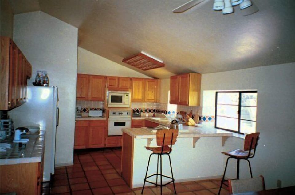 Well equipped kitchen