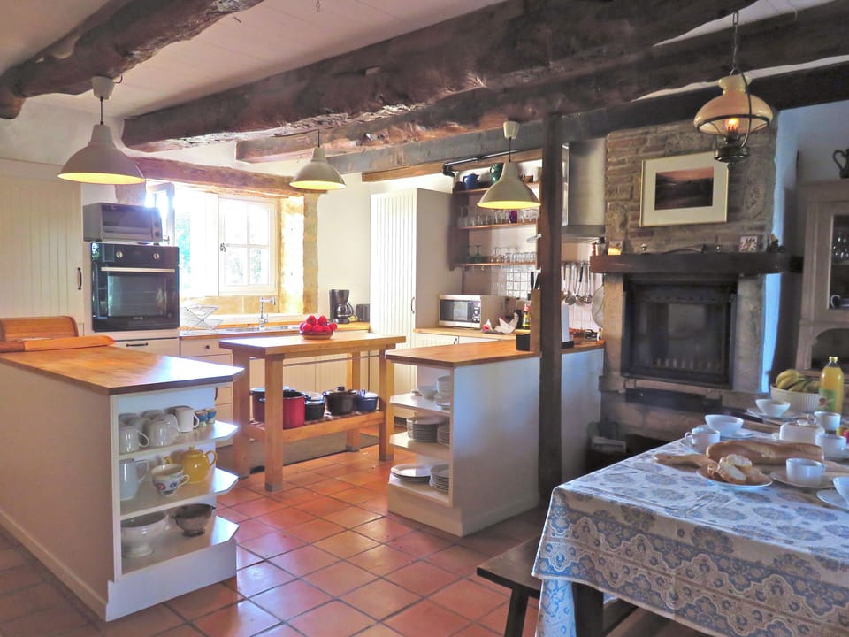 Fully Equipped Kitchen with dishwasher