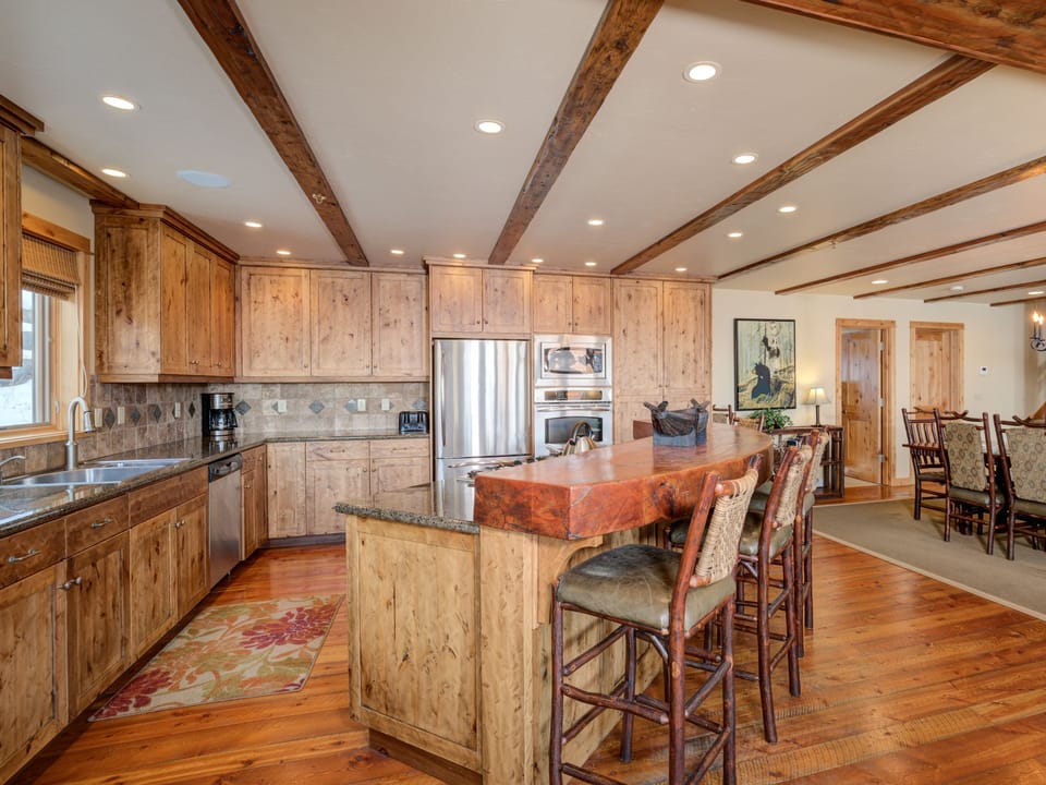Black Eagle 31, Kitchen, 2