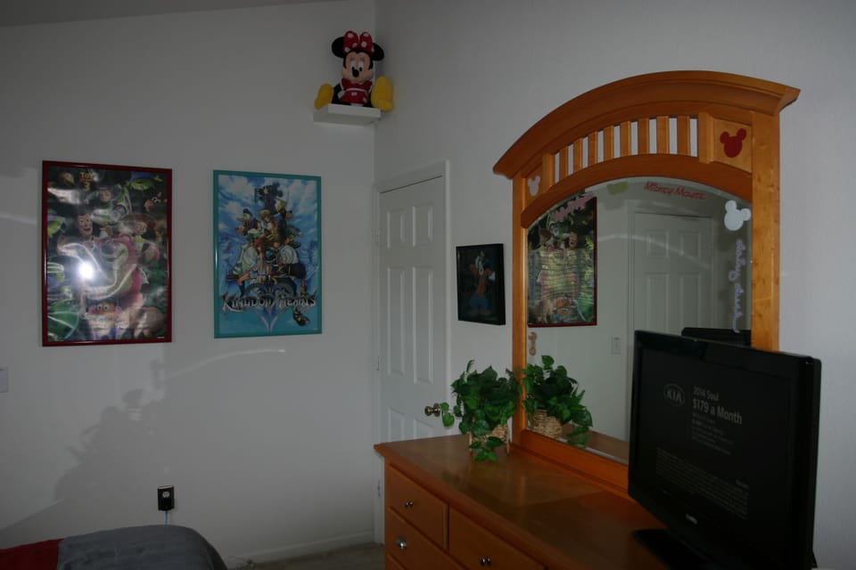 Minnie Mouse watching over the Disney bedroom