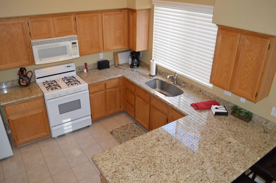 Kitchen, granite counters